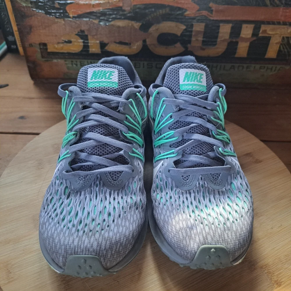 Nike Zoom Winflo 5 Running Shoes Women's Size 6 Gray Green Sneakers AA7414-003